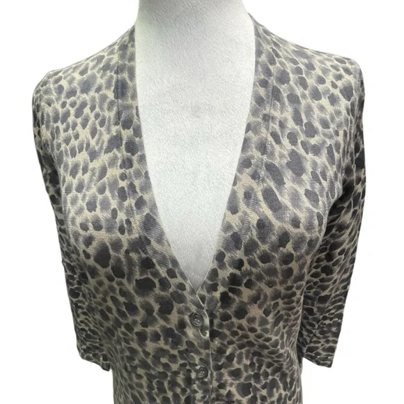 Ann Taylor. Sz XS. Silk Blend. Cheetah Print Cardigan. Excellent Condition 🤩🤩 - Picture 5 of 14